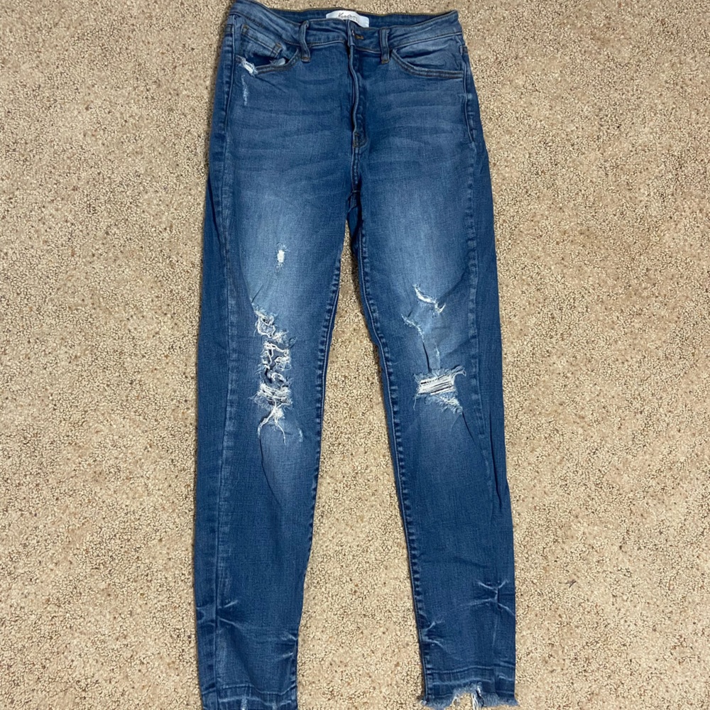 KanCan Relaxed Skinny Jeans